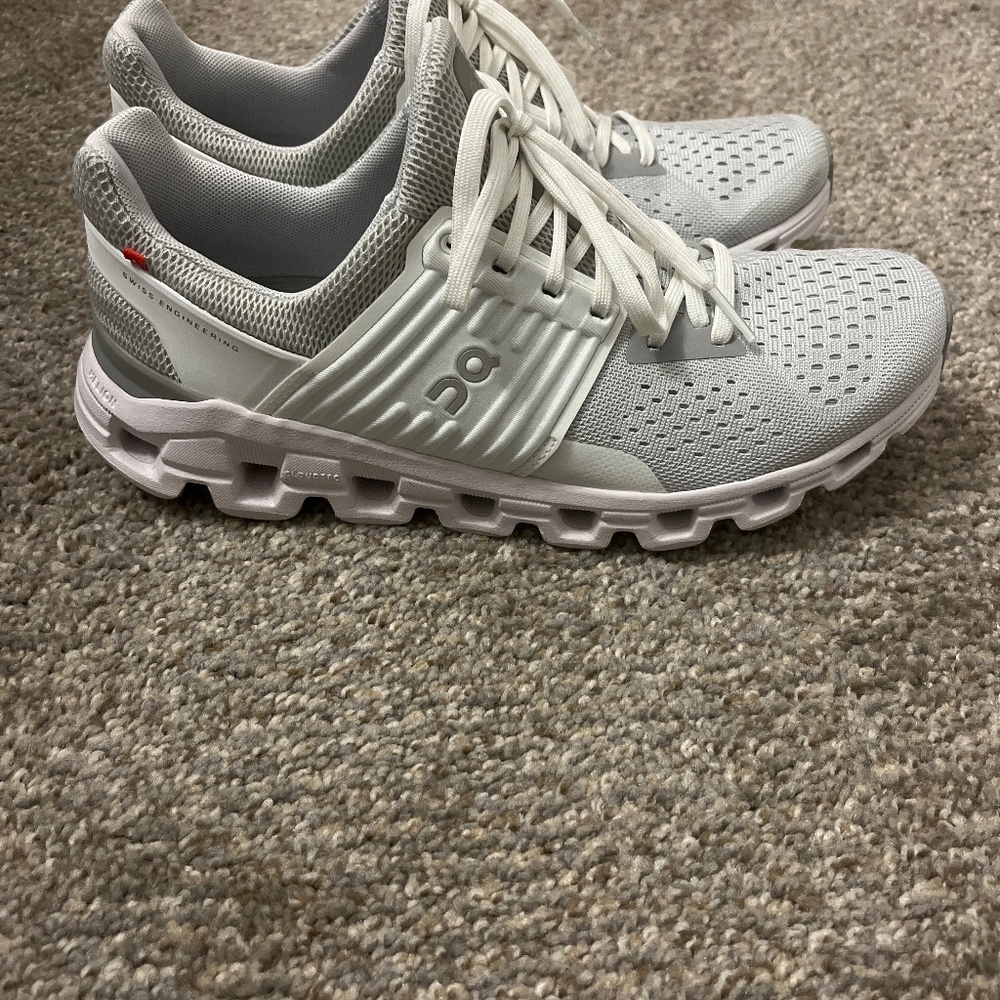 On Cloudswift Running Shoes